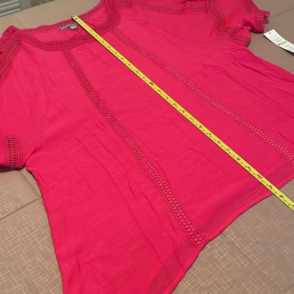 Ladies Hot Pink Top with Slit Sleeves…Beauty and Comfort all in one! - Picture 6 of 11